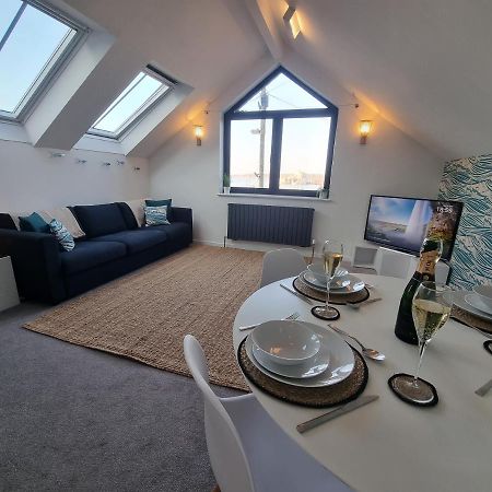 The Bunker-Luxe Central Falmouth Getaway With Stunning Sea Views Экстерьер фото