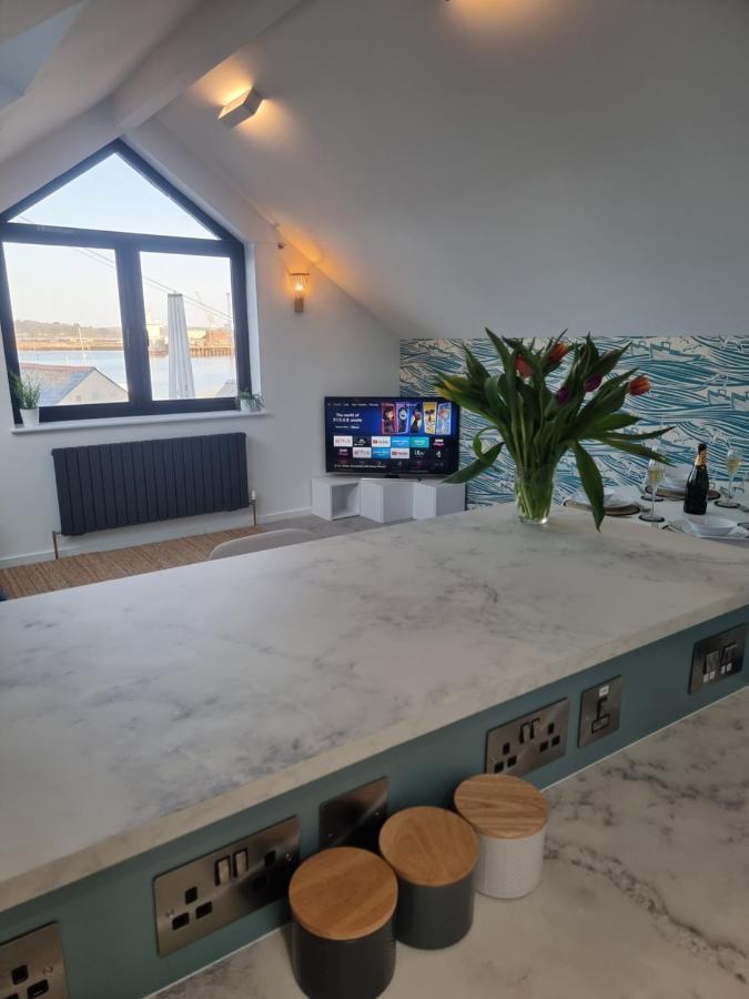 The Bunker-Luxe Central Falmouth Getaway With Stunning Sea Views Экстерьер фото